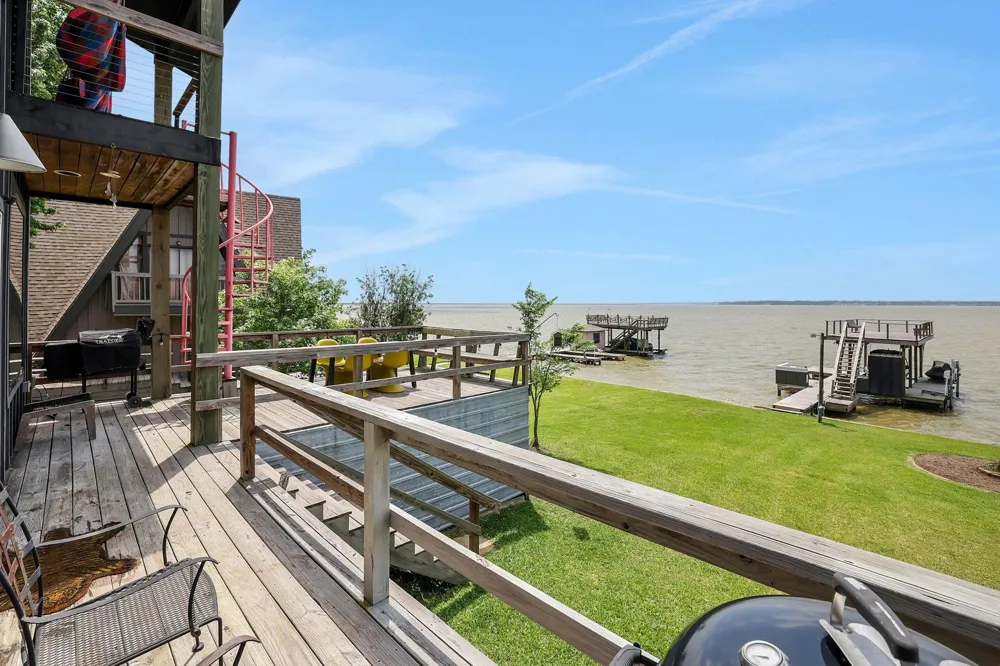 546 W Cattle Drive Onalaska, TX 77360