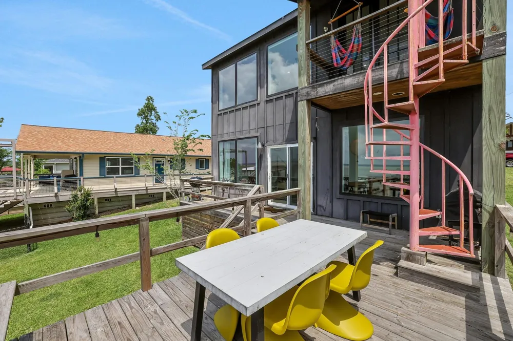 546 W Cattle Drive Onalaska, TX 77360