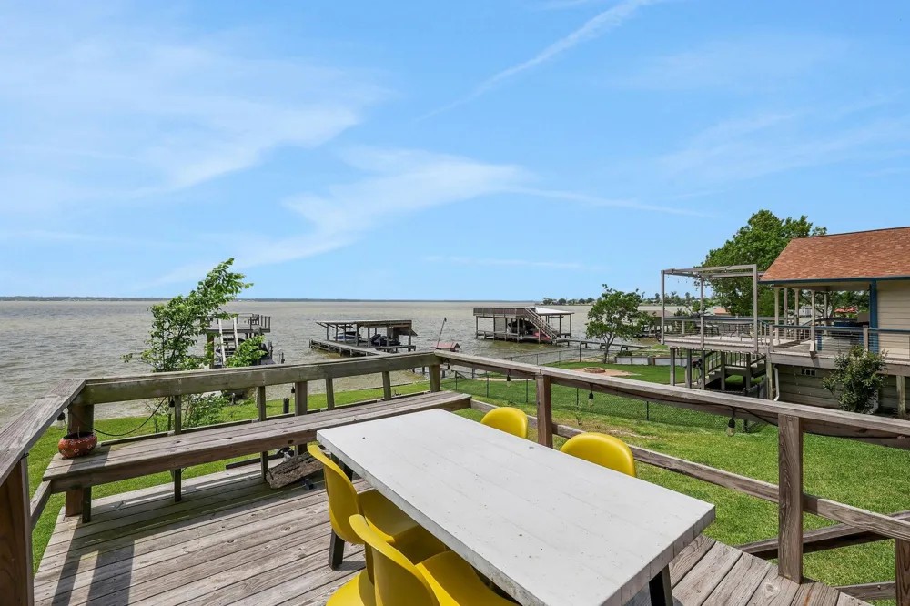 546 W Cattle Drive Onalaska, TX 77360