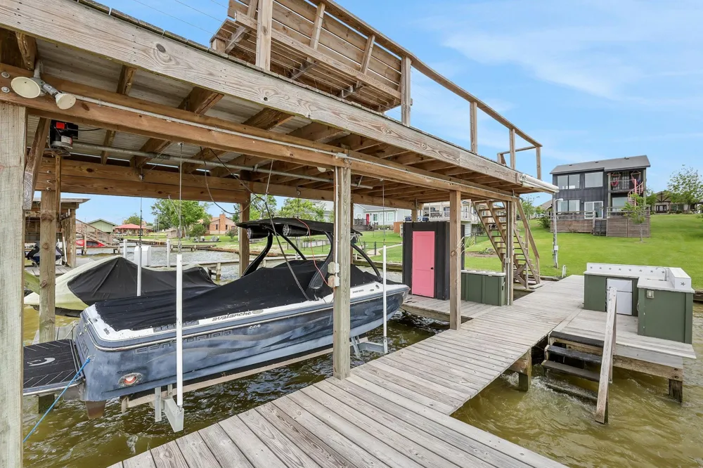 546 W Cattle Drive Onalaska, TX 77360