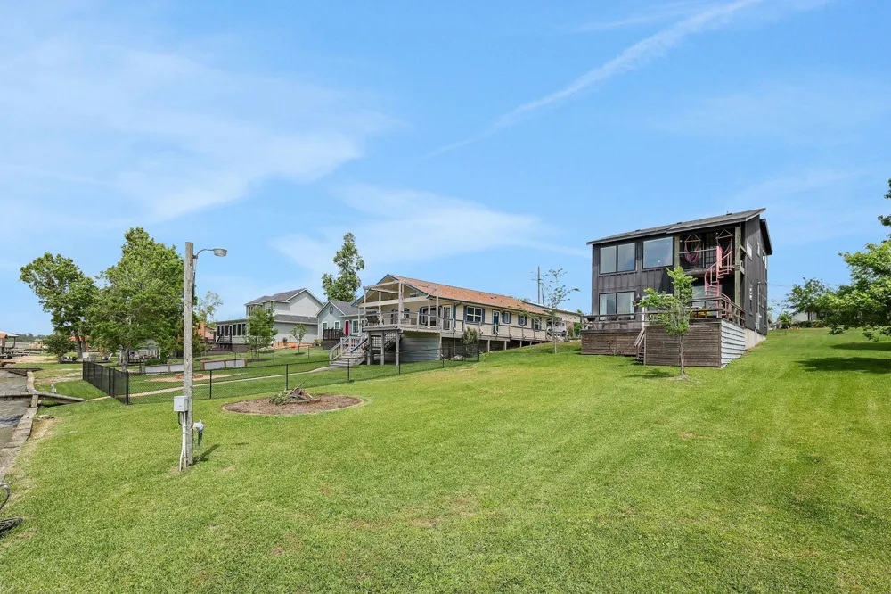 546 W Cattle Drive Onalaska, TX 77360