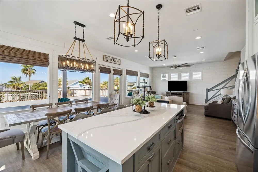 1534 Windsong Way Tiki Island, TX 77554