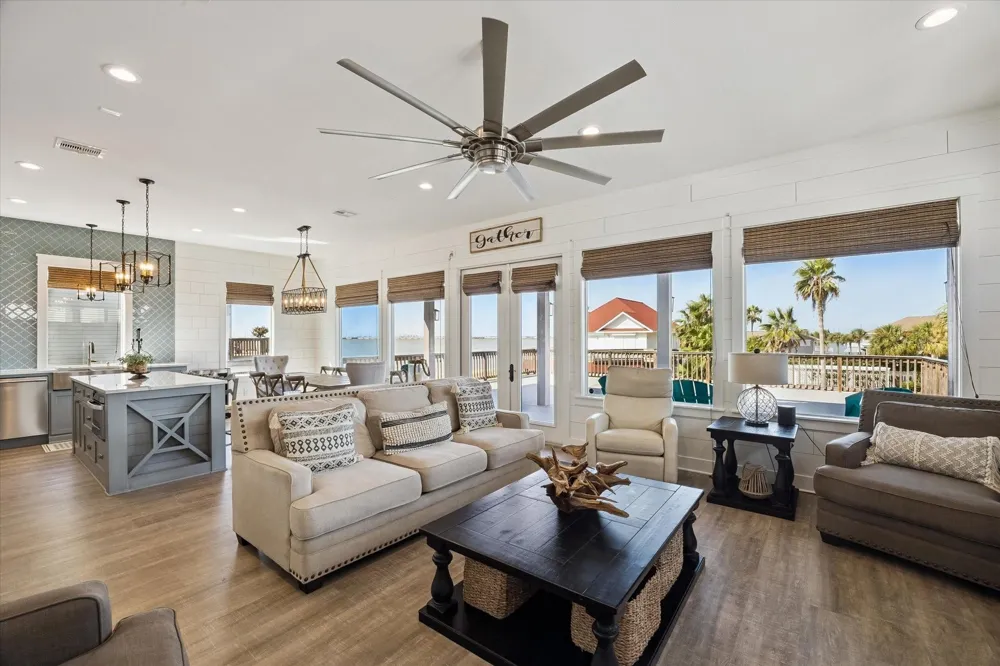 1534 Windsong Way Tiki Island, TX 77554