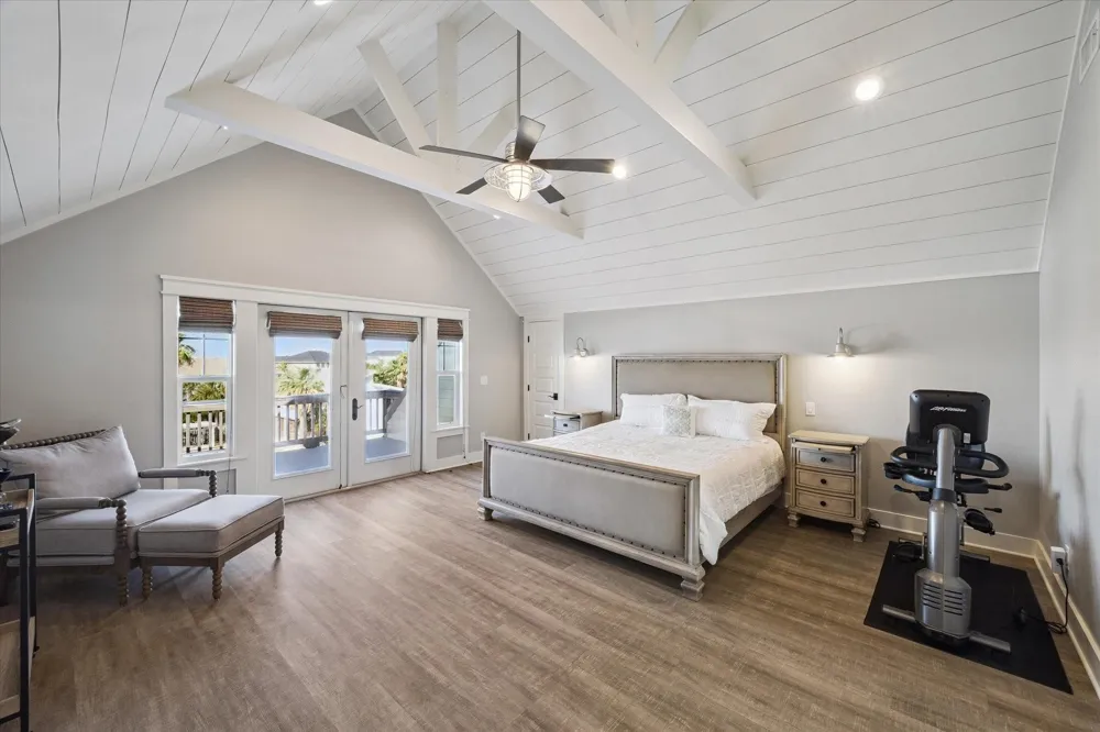 1534 Windsong Way Tiki Island, TX 77554