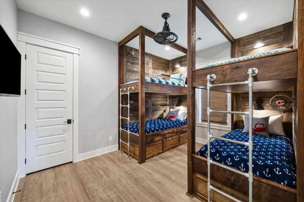 1534 Windsong Way Tiki Island, TX 77554