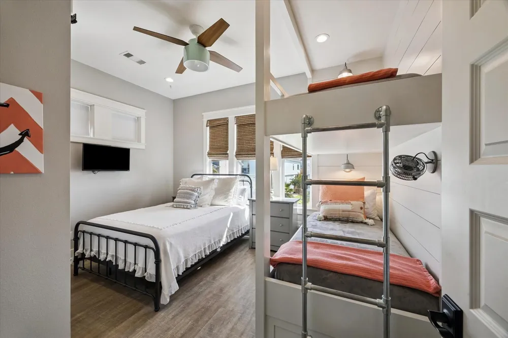 1534 Windsong Way Tiki Island, TX 77554
