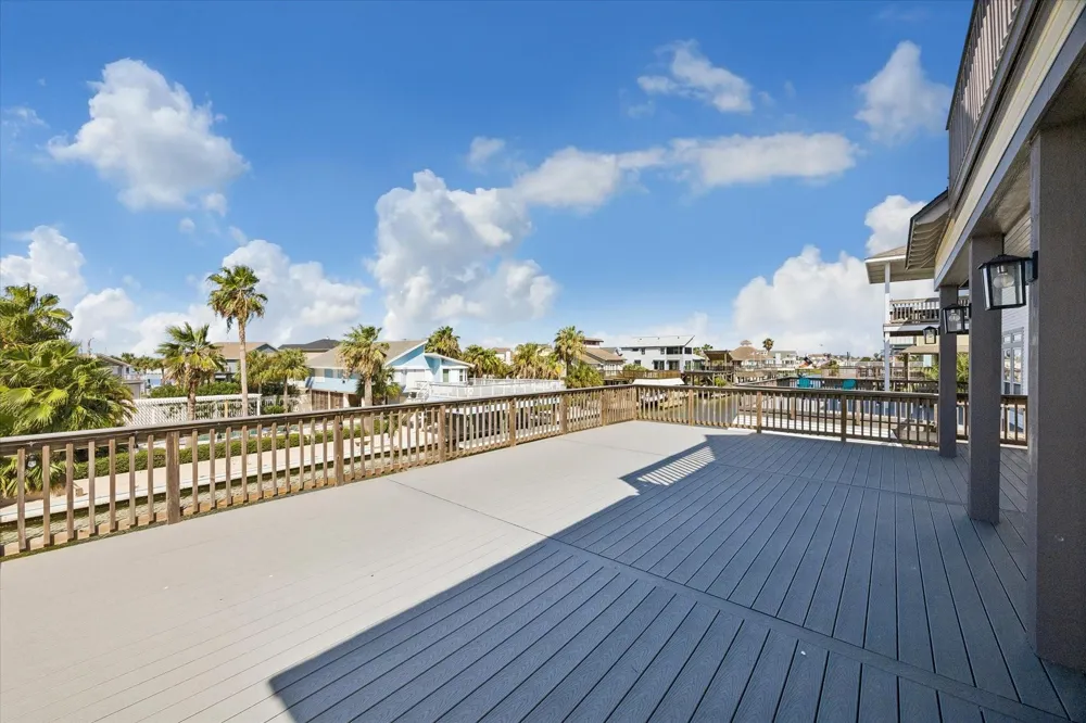 1534 Windsong Way Tiki Island, TX 77554