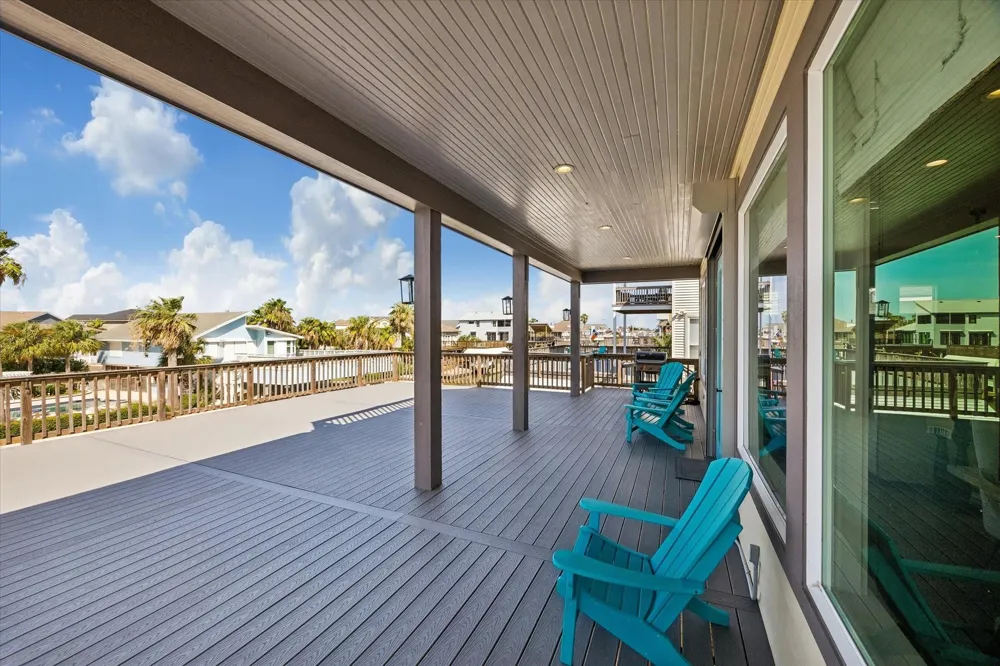 1534 Windsong Way Tiki Island, TX 77554