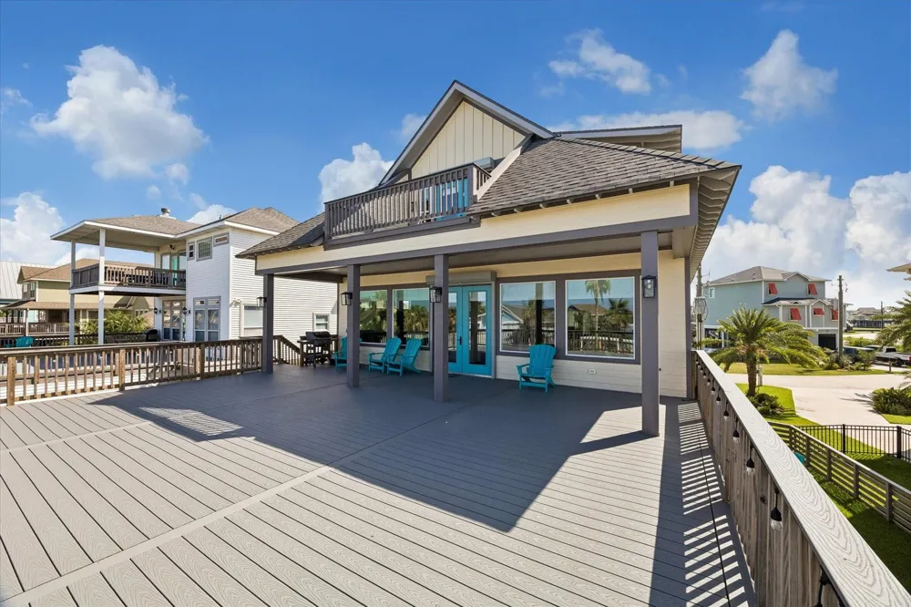 1534 Windsong Way Tiki Island, TX 77554
