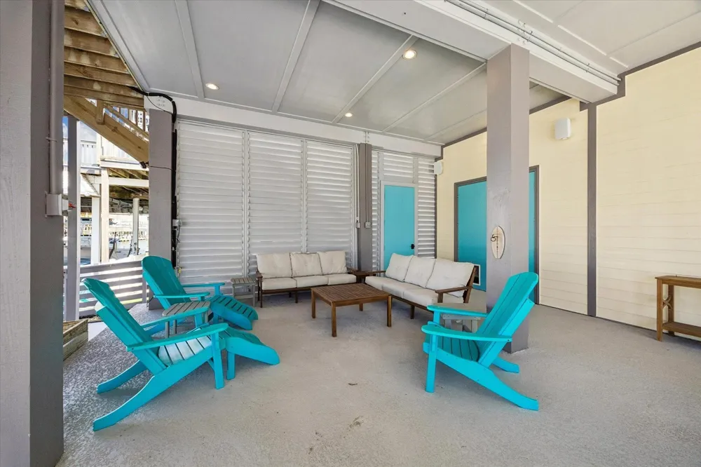 1534 Windsong Way Tiki Island, TX 77554