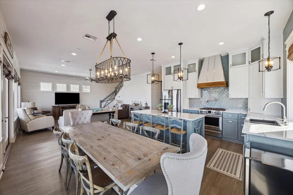 1534 Windsong Way Tiki Island, TX 77554