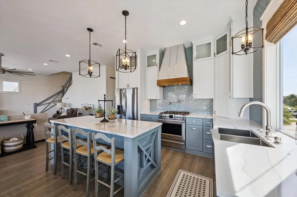 1534 Windsong Way Tiki Island, TX 77554