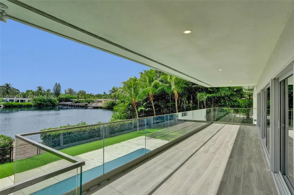 19231 NE 22nd Ave Miami, FL 33180