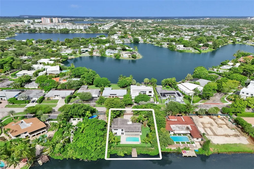 19231 NE 22nd Ave Miami, FL 33180
