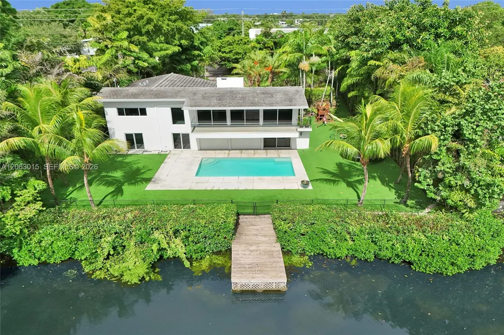 19231 NE 22nd Ave Miami, FL 33180