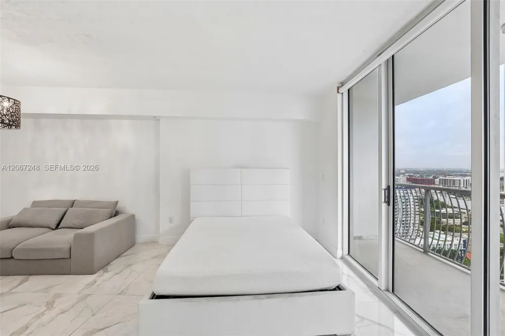 1750 Bayshore Dr #3207 Miami, FL 33132