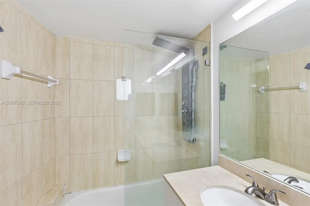 1750 Bayshore Dr #3207 Miami, FL 33132