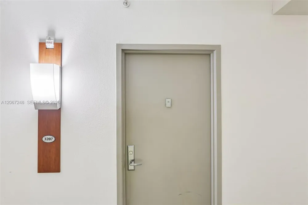 1750 Bayshore Dr #3207 Miami, FL 33132