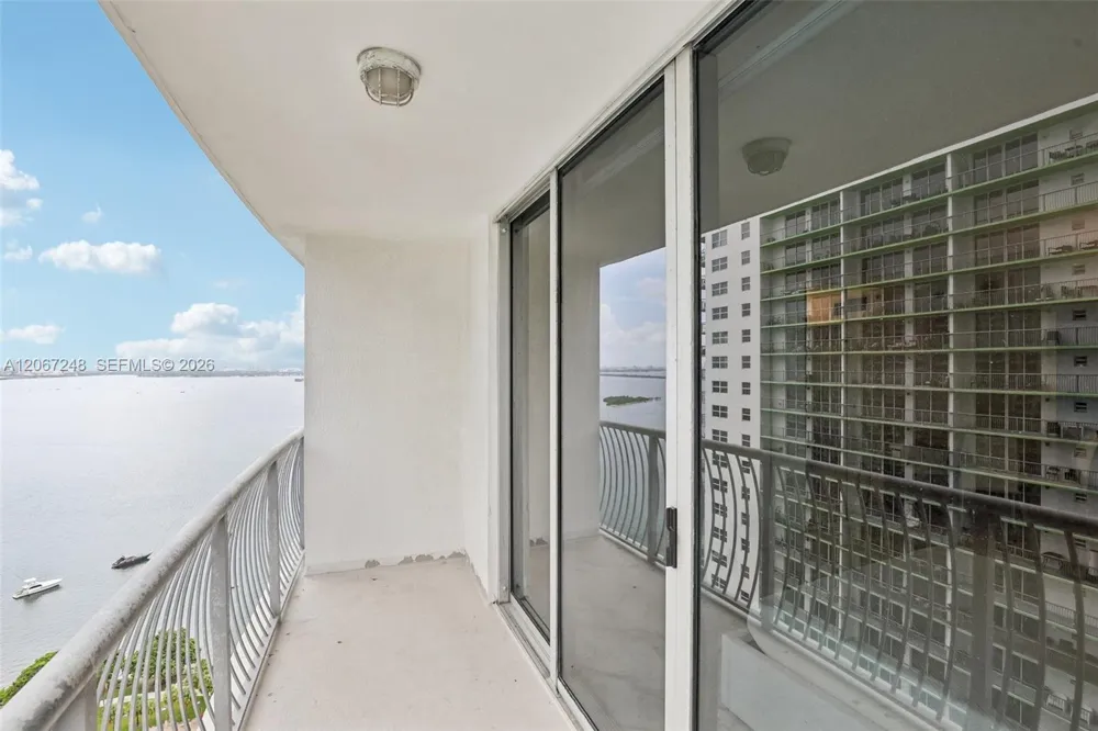 1750 Bayshore Dr #3207 Miami, FL 33132