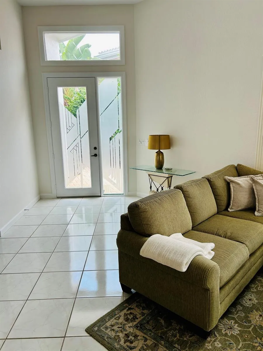 152 CORAL CAY DRIVE Palm Beach Gardens, FL 33418