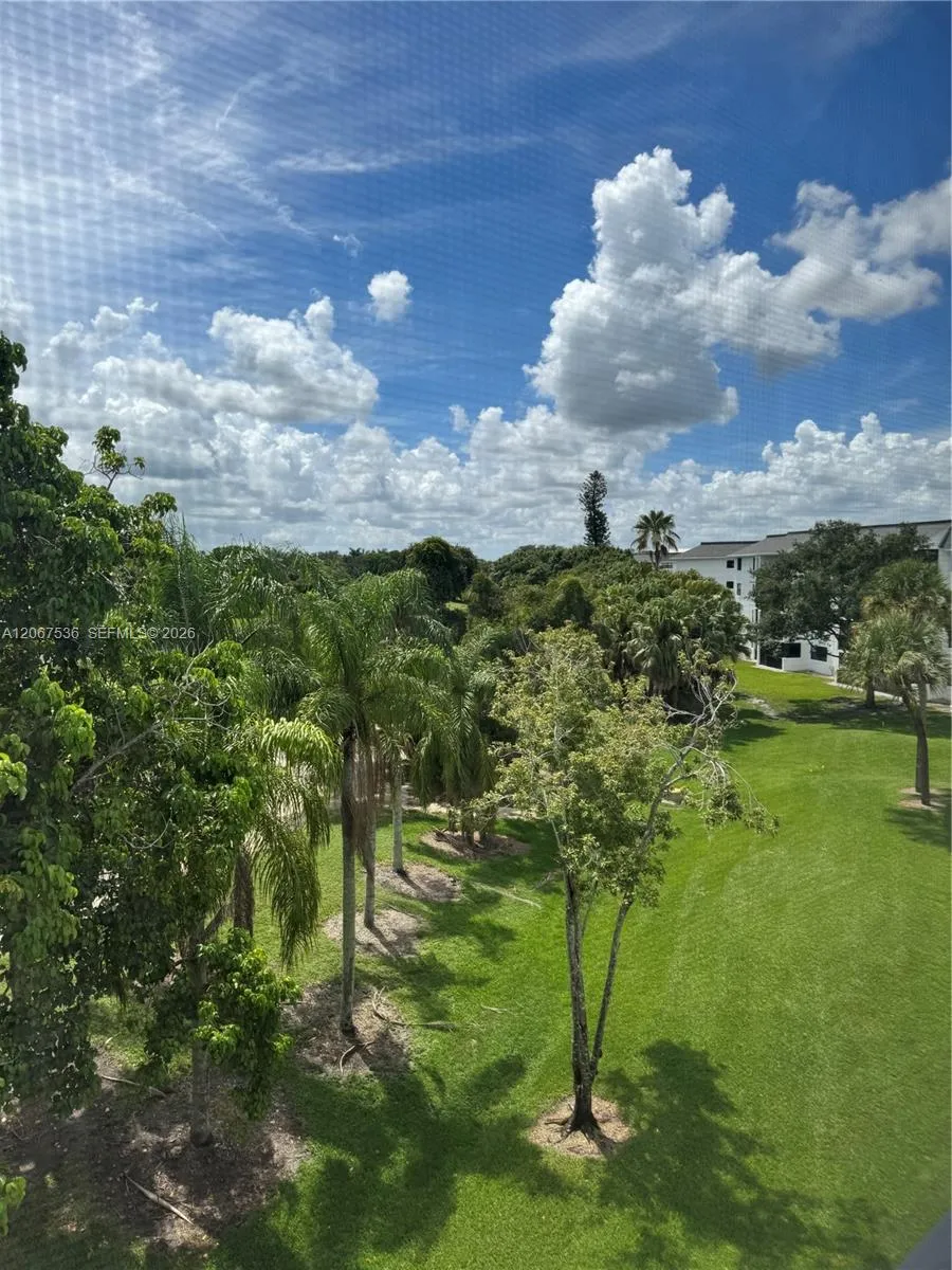 16141 Blatt Blvd #408 Weston, FL 33326