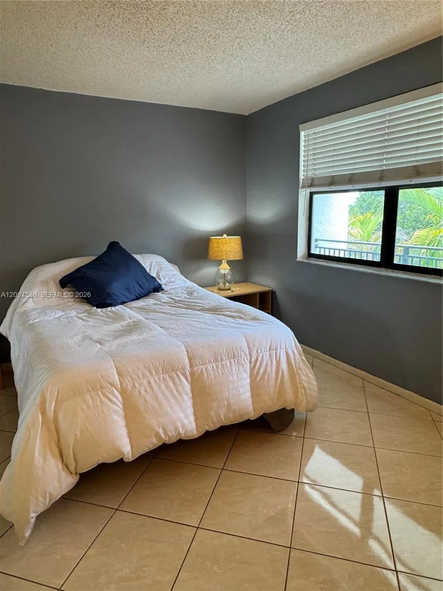 16141 Blatt Blvd #408 Weston, FL 33326