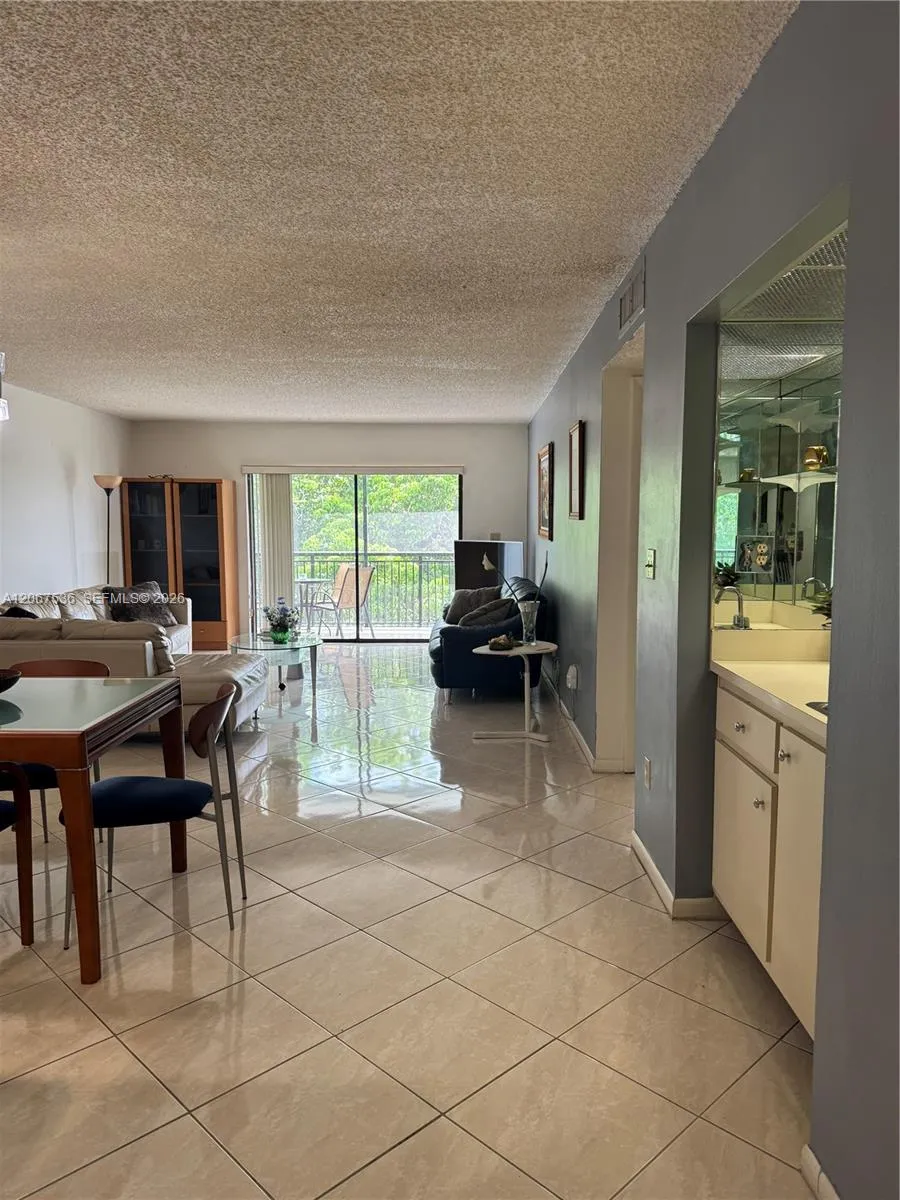 16141 Blatt Blvd #408 Weston, FL 33326