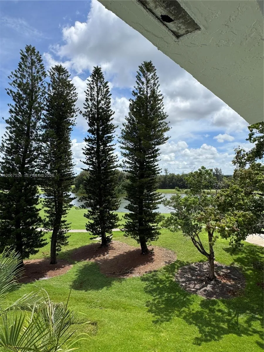 16141 Blatt Blvd #408 Weston, FL 33326