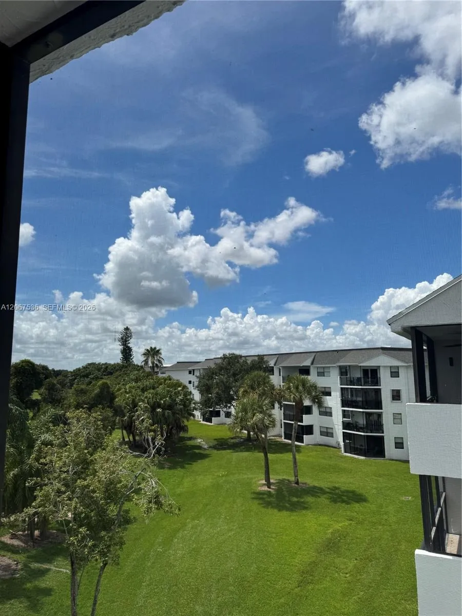 16141 Blatt Blvd #408 Weston, FL 33326