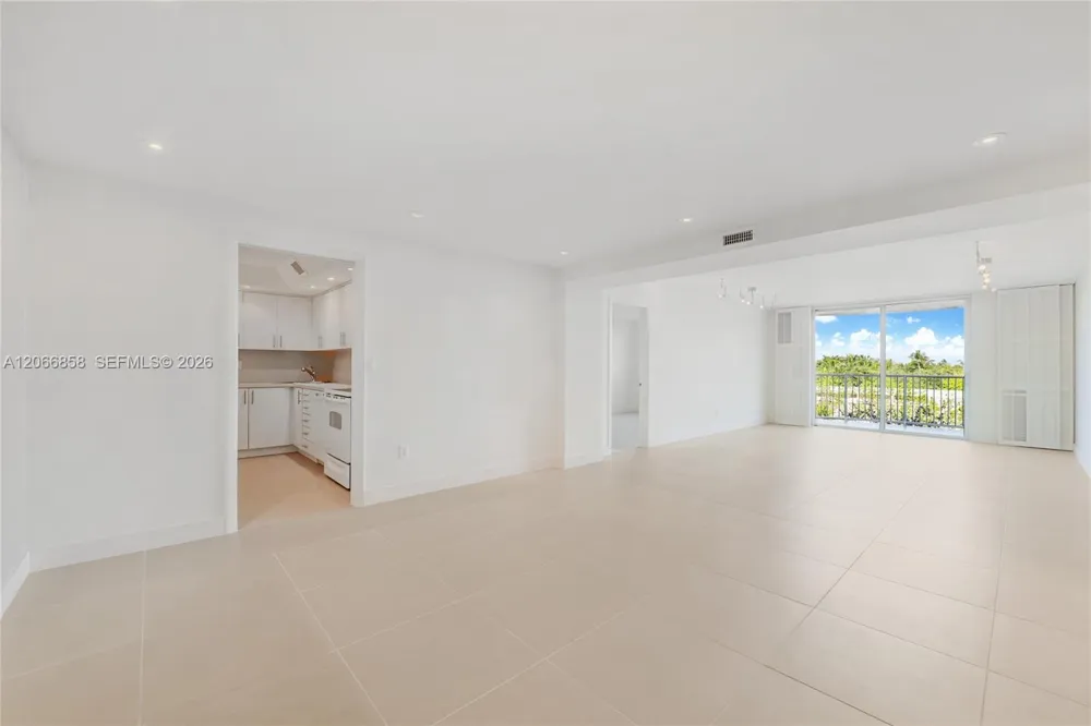 210 Sea View Dr #409 Key Biscayne, FL 33149