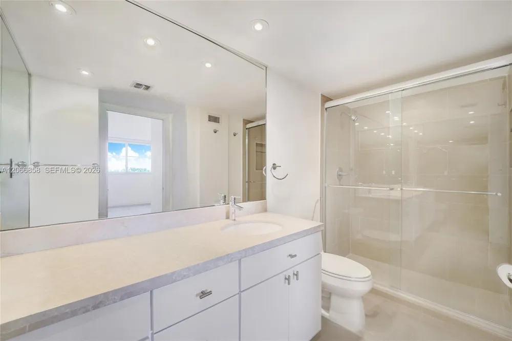 210 Sea View Dr #409 Key Biscayne, FL 33149