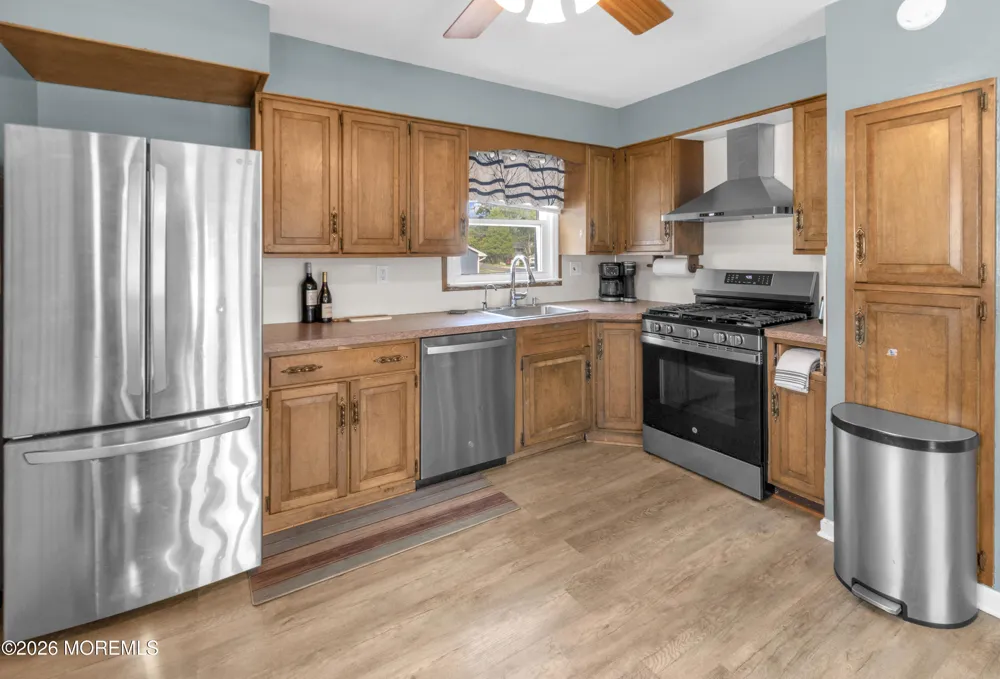 4 Carter Place Parlin, NJ 08859