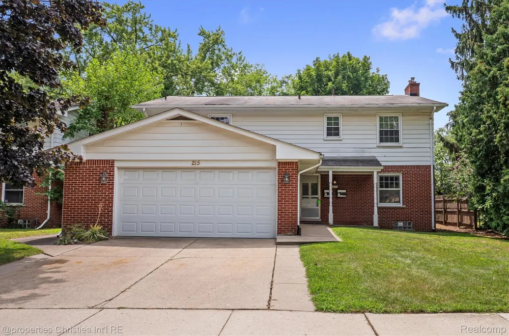 215 Woodsboro Drive Royal Oak City, MI 48067