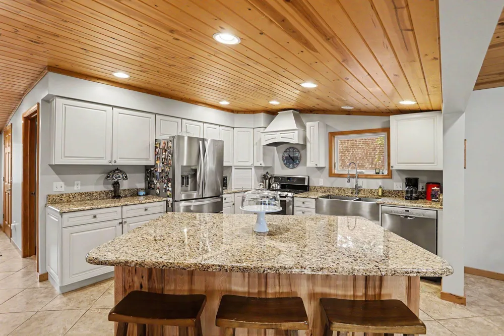 47498 84th Avenue Hamilton Township, MI 49045