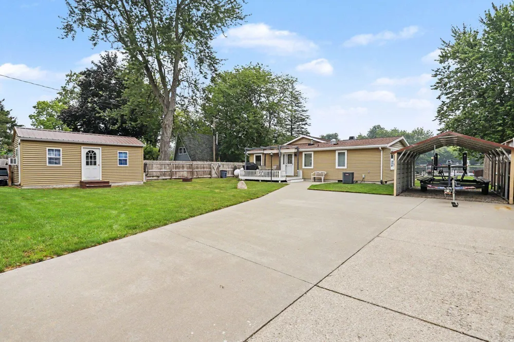 47498 84th Avenue Hamilton Township, MI 49045
