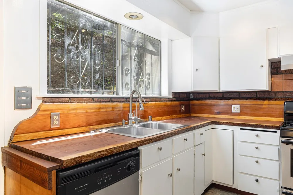20293 Railroad Avenue Monte Rio, CA 95462
