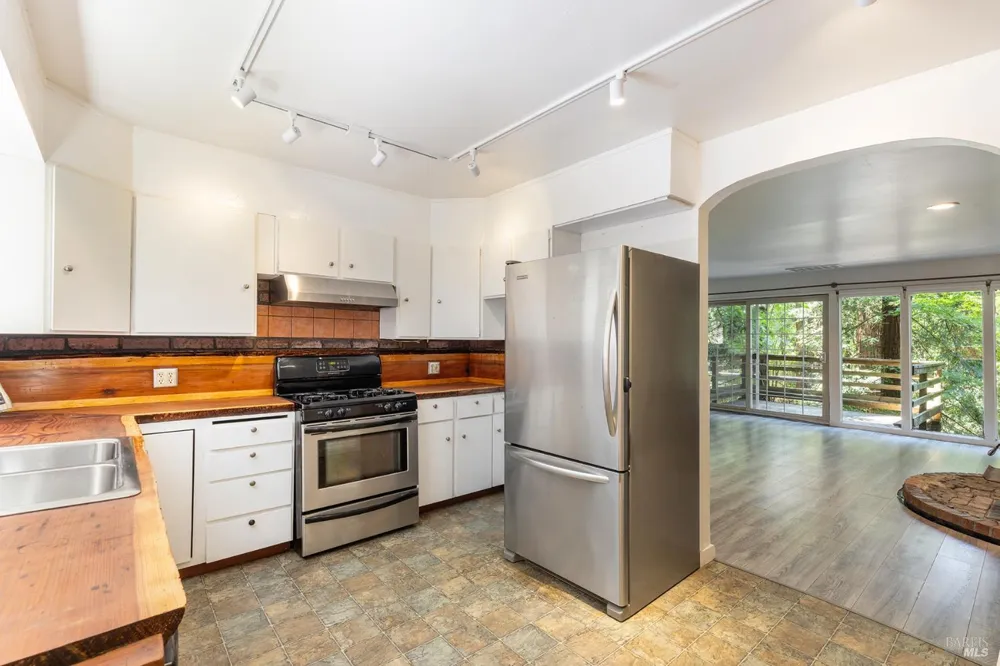 20293 Railroad Avenue Monte Rio, CA 95462
