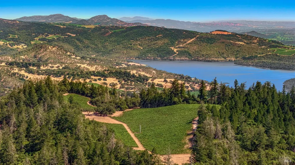 1075 Greenfield Road St. Helena, CA 94574