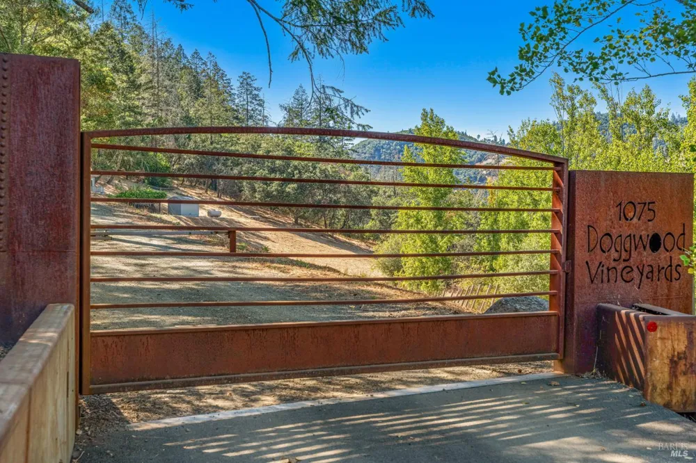 1075 Greenfield Road St. Helena, CA 94574