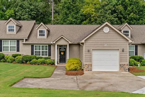 556 Hamilton Way