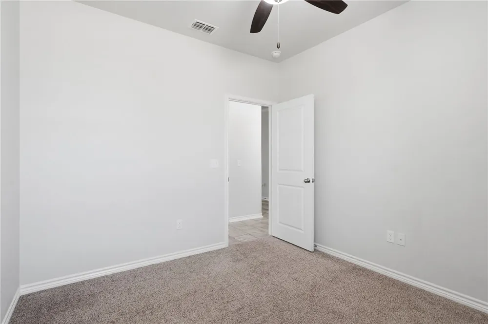 1036 Ocean Breeze Portland, TX 78374