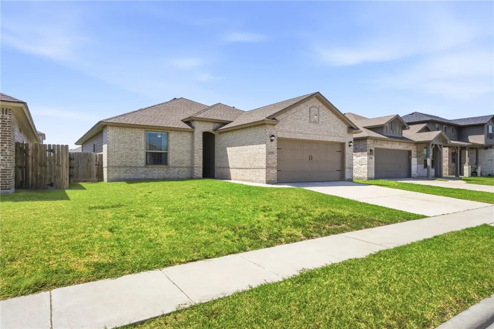 1036 Ocean Breeze Portland, TX 78374