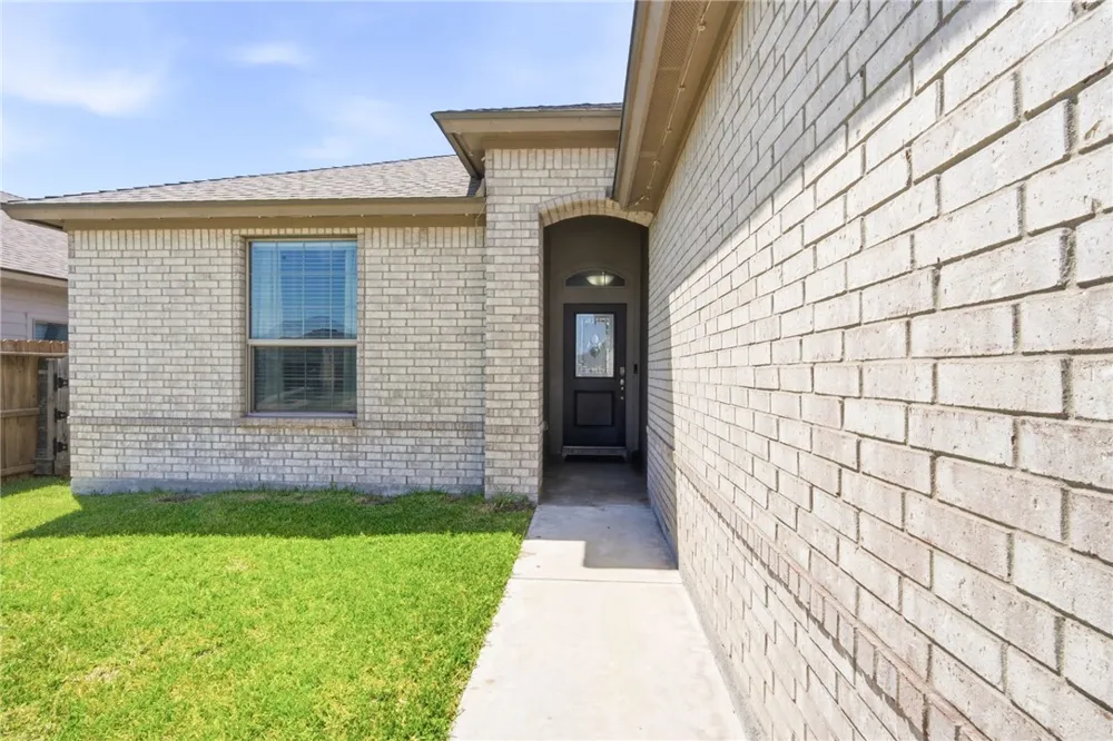 1036 Ocean Breeze Portland, TX 78374