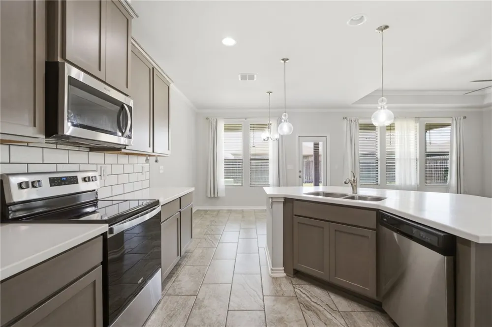 1036 Ocean Breeze Portland, TX 78374