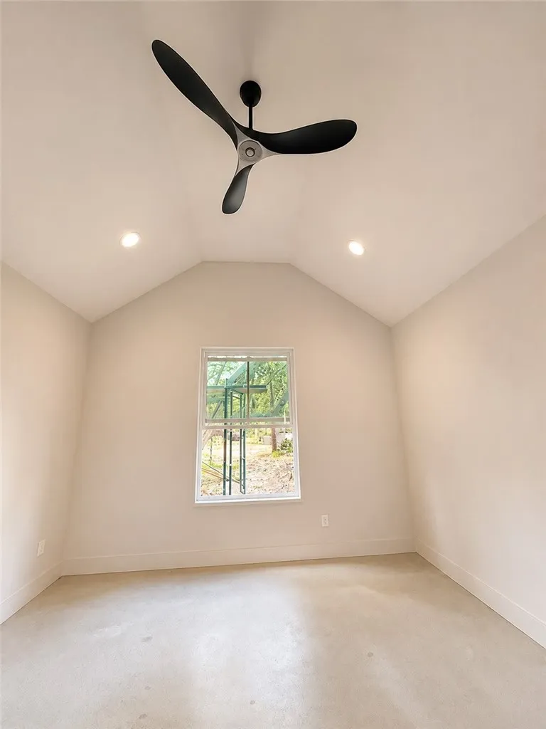 508 E King Street Rockport, TX 78382