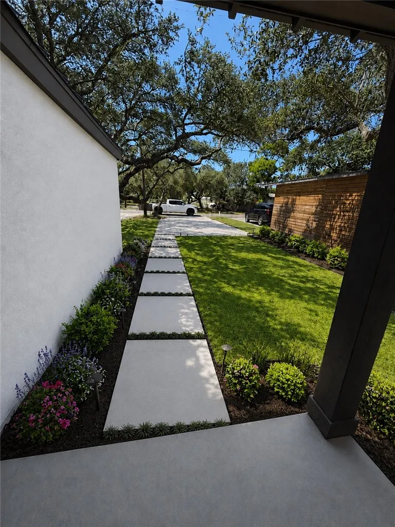 508 E King Street Rockport, TX 78382