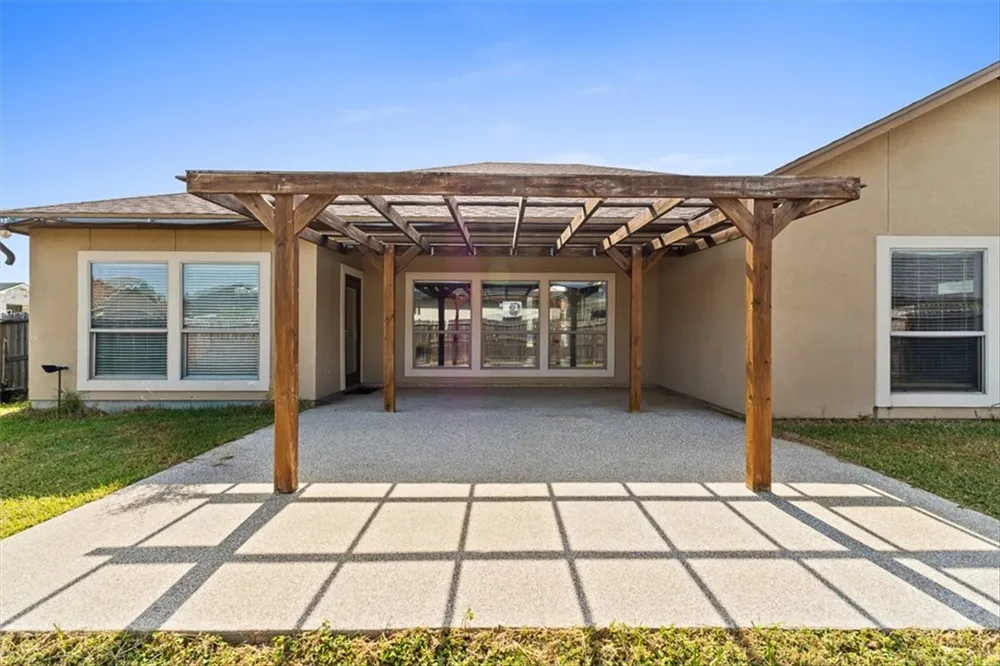 106 Chiman Drive Portland, TX 78374
