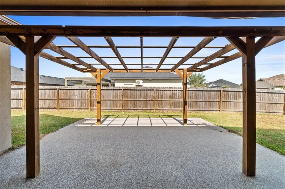 106 Chiman Drive Portland, TX 78374