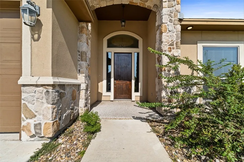 106 Chiman Drive Portland, TX 78374