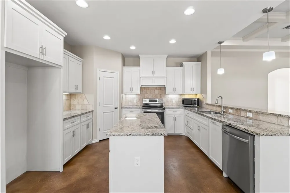 106 Chiman Drive Portland, TX 78374